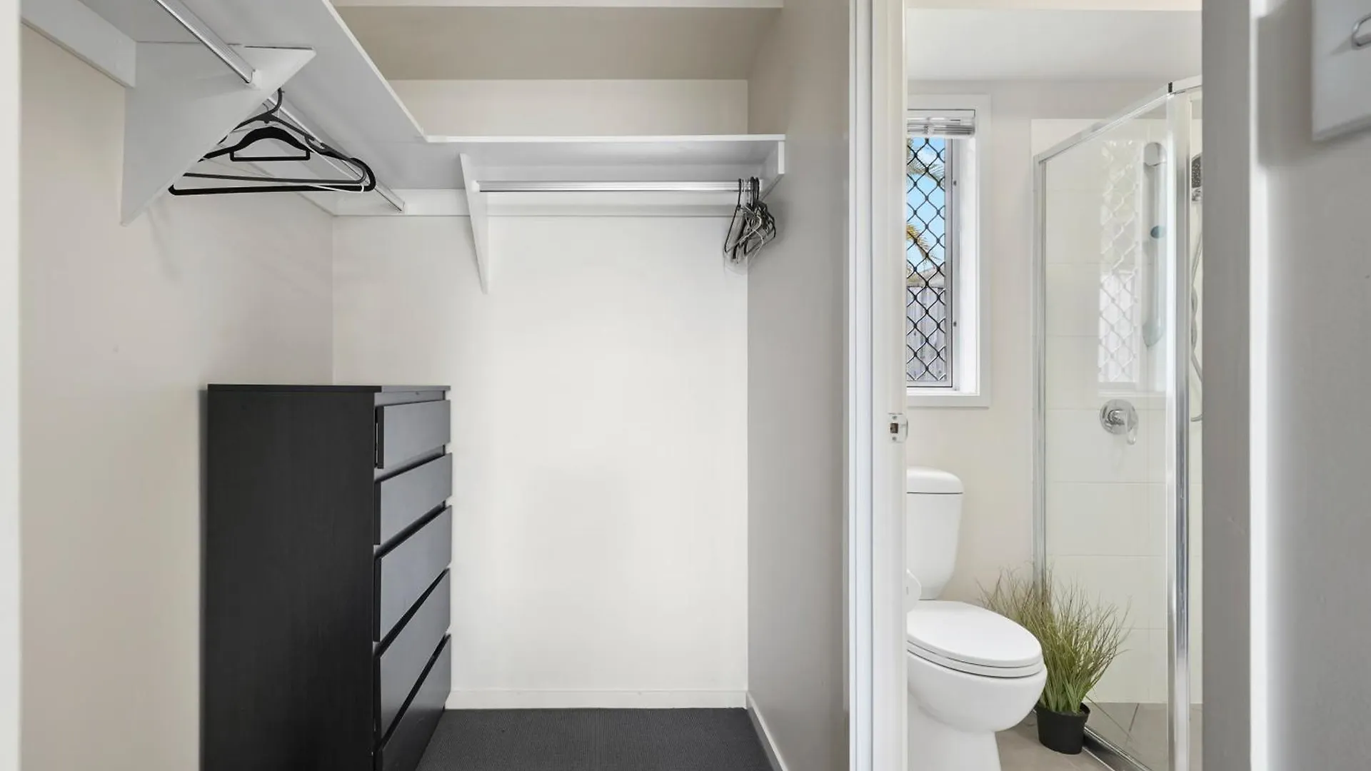 Comfy 5Bdr 2Bth Gold Coast Home